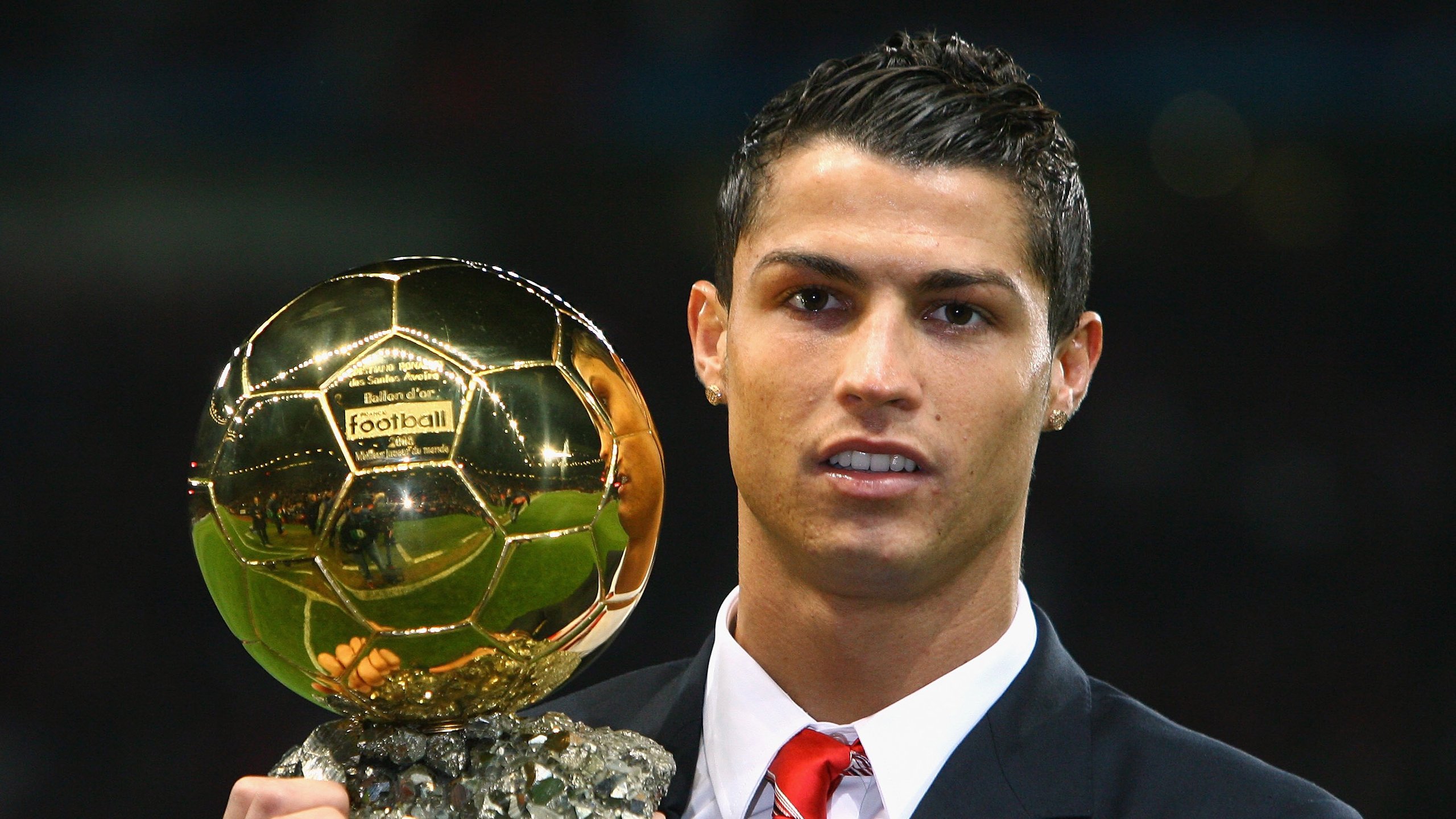 红土之王跨界绝杀？纳达尔温网式打法横扫蒙特卡洛，状态火热引热议